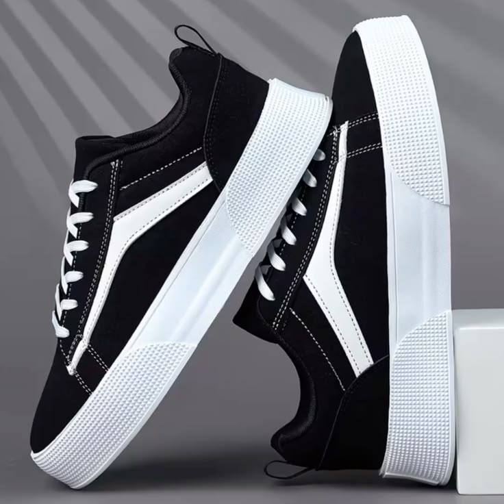 2026 Men’s Military Green Casual Sneakers | Vintage Low-Top Skate Shoes - Image 2